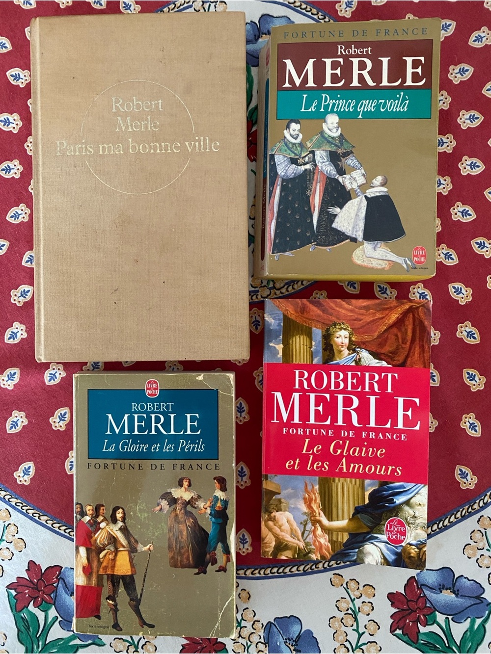 Robert Merle - 4 French Language Books - 3 Paperbacks - 1 Hardcover